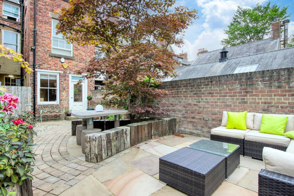 Property Peek 46 Old Elvet, Durham Living North